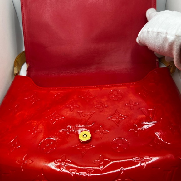 GUC Louis Vuitton Red Vernis Thompson Street Bag - Picture 3 of 11